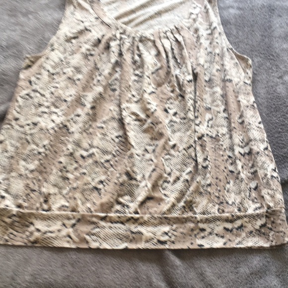 Ann Taylor Loft Sleeveless Top XL. Python Print - Picture 6 of 6